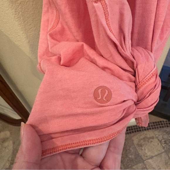 LULULEMON Women Peach Tie Back Athletic Tank Top Size 4-6 - Picture 4 of 4